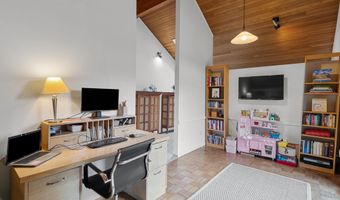 3735 Tremont Ln, Ann Arbor, MI 48105