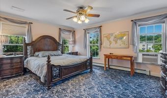 11 Macintosh Dr, Andover, NJ 07848