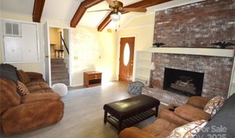 1108 Pine Hill Rd, Asheboro, NC 27205