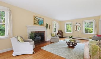 32 Thayer Farm Rd, Attleboro, MA 02703