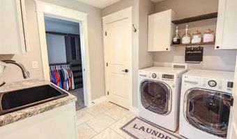 9174 207th Ave, Anamosa, IA 52205