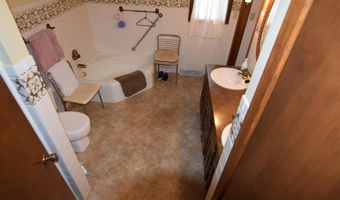 1507 2nd St SW, Clarion, IA 50525