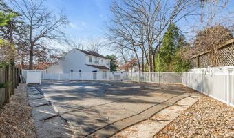 9 Glen Ct, Barnegat, NJ 08005