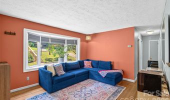 17 Azalea Rd, Arden, NC 28704
