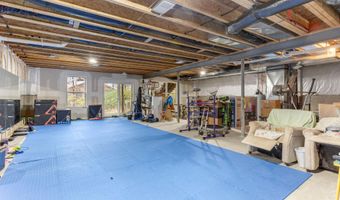 2825 Dillon Dr, Ann Arbor, MI 48105