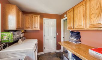 19 W720 Woodland Ave, Addison, IL 60101