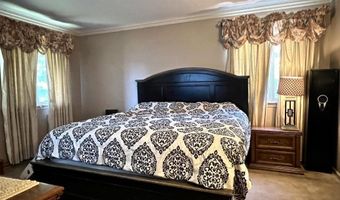 408 Duryea Dr, Auburn, IN 46706