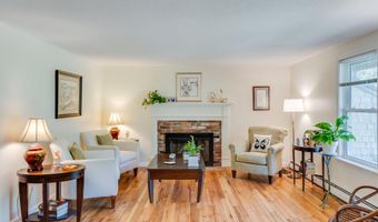 240 Bragg's Ln, Barnstable, MA 02630