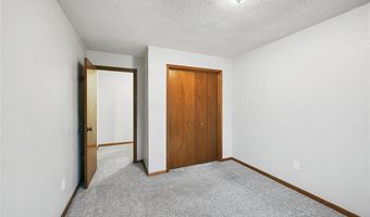 88 Main Ave, Atkins, IA 52206