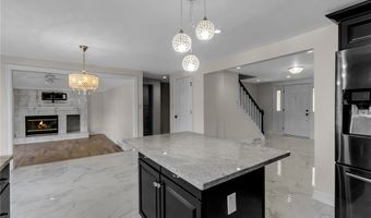10 San Mateo Ct, Amherst, NY 14051