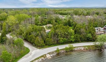 28 Hilltop Rd, Alburgh, VT 05440
