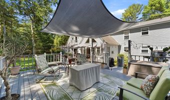 34 Crestwood Ln, Charlestown, RI 02813