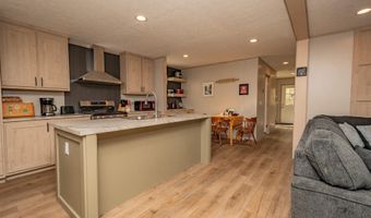 3 Back Rd, Abbot, ME 04406