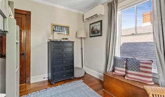 21 John St, Newport, RI 02840