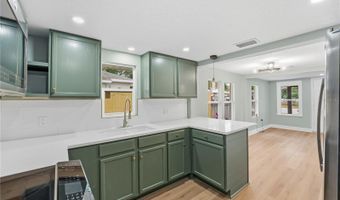 616 LIME St, Auburndale, FL 33823