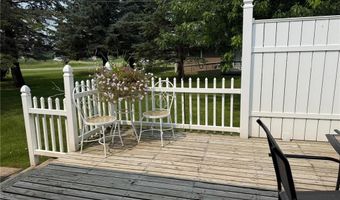 1432 Regency Ln, Albert Lea, MN 56007