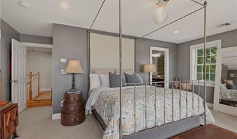11 King Philip Ave, Bristol, RI 02809