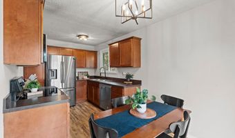 1047 Lowell Dr, Apple Valley, MN 55124