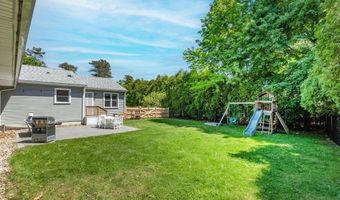 2 Amherst Rd, Andover, MA 01810