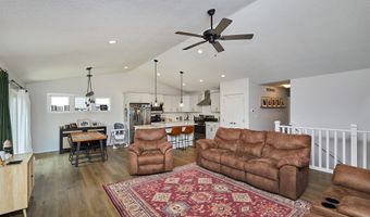 930 Wolf Creek Dr, Polk City, IA 50226