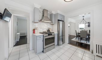 8 Rosewood Ave, Amityville, NY 11701