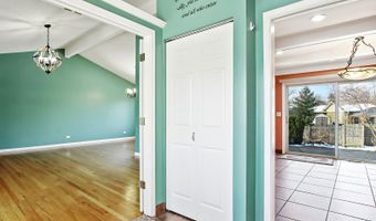 818 RUMPLE Ln, Addison, IL 60101