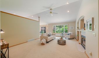 1424 E KEYSTONE Ln, Appleton, WI 54913