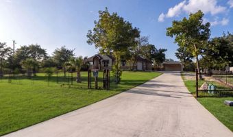 1009 Bluebonnet Ln, Adkins, TX 78101