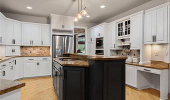 602 24th St NW, Austin, MN 55912