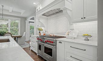 547 Roundtree Dr NE, Ada, MI 49301