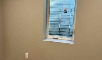 624 J St, Aurora, NE 68818