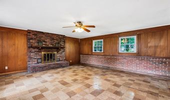 425 Bush Dr, Ballwin, MO 63021