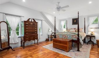 22 Brayton Rd, Smithfield, RI 02917