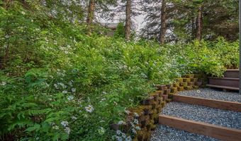 15631 Stanwood Cir, Anchorage, AK 99516