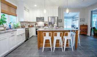 490 New Rd, Avon, CT 06001