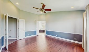 8 GEORGETOWN Ct, Algonquin, IL 60102