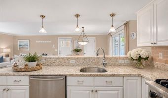 20 Narragansett Ave 306, Narragansett, RI 02882