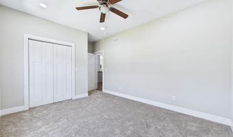 126 Woodland Hills Ct, Alton, IL 62002