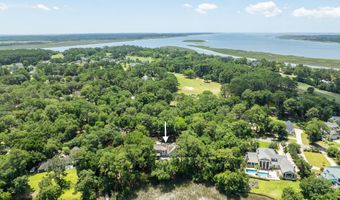 70 Dolphin Point Dr, Beaufort, SC 29907
