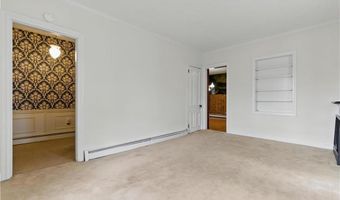 221 FRANKLIN St, Alburtis, PA 18011