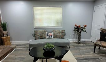 7 Holiday Ct, Albrightsville, PA 18210