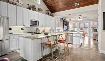 925 Pompano Dr, Aransas Pass, TX 78336