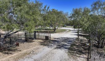 4720 Rakowitz, Adkins, TX 78101