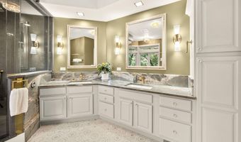 545 Ashland Creek Dr, Ashland, OR 97520