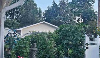 928 BLACK HILLS Ave, Alliance, NE 69301