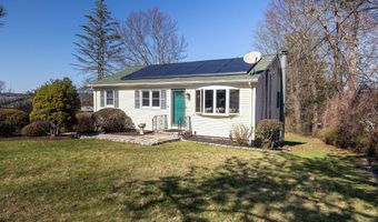 4 Nicholas St, Danbury, CT 06810