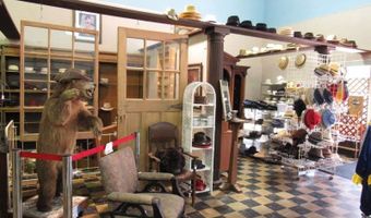 1332 COMMERCIAL St, Astoria, OR 97103