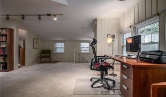 2 Cherry Ln, Bristol, RI 02809