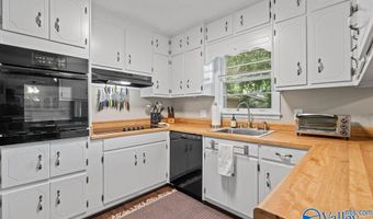 807 7th St NE, Arab, AL 35016