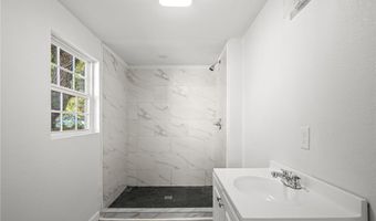 943 S Whitney St, Aransas Pass, TX 78336